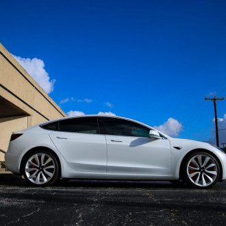 Tesla Model 3 (white)